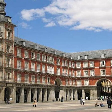 Apartamento Antonio Apartment Madrid Exterior photo